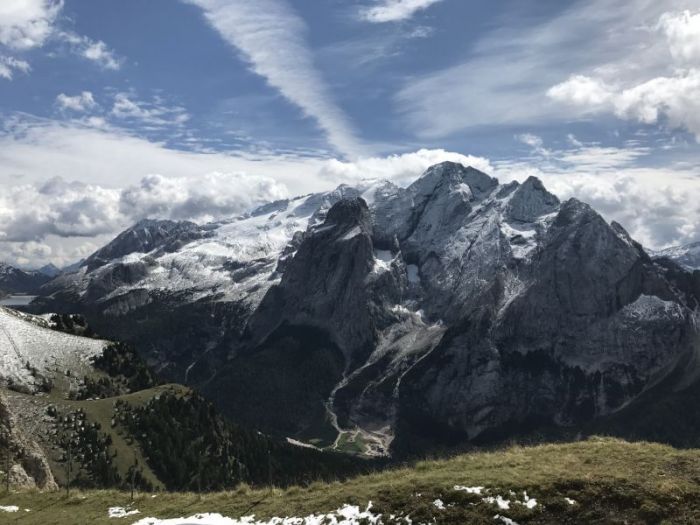 Der einzige Gletscher in den Dolomiten. Dieses Jahr war er schon Anfang September vollkommen mit Schnee bedeckt. Ein schönes Ausflugsziel in jeder Jahreszeit.